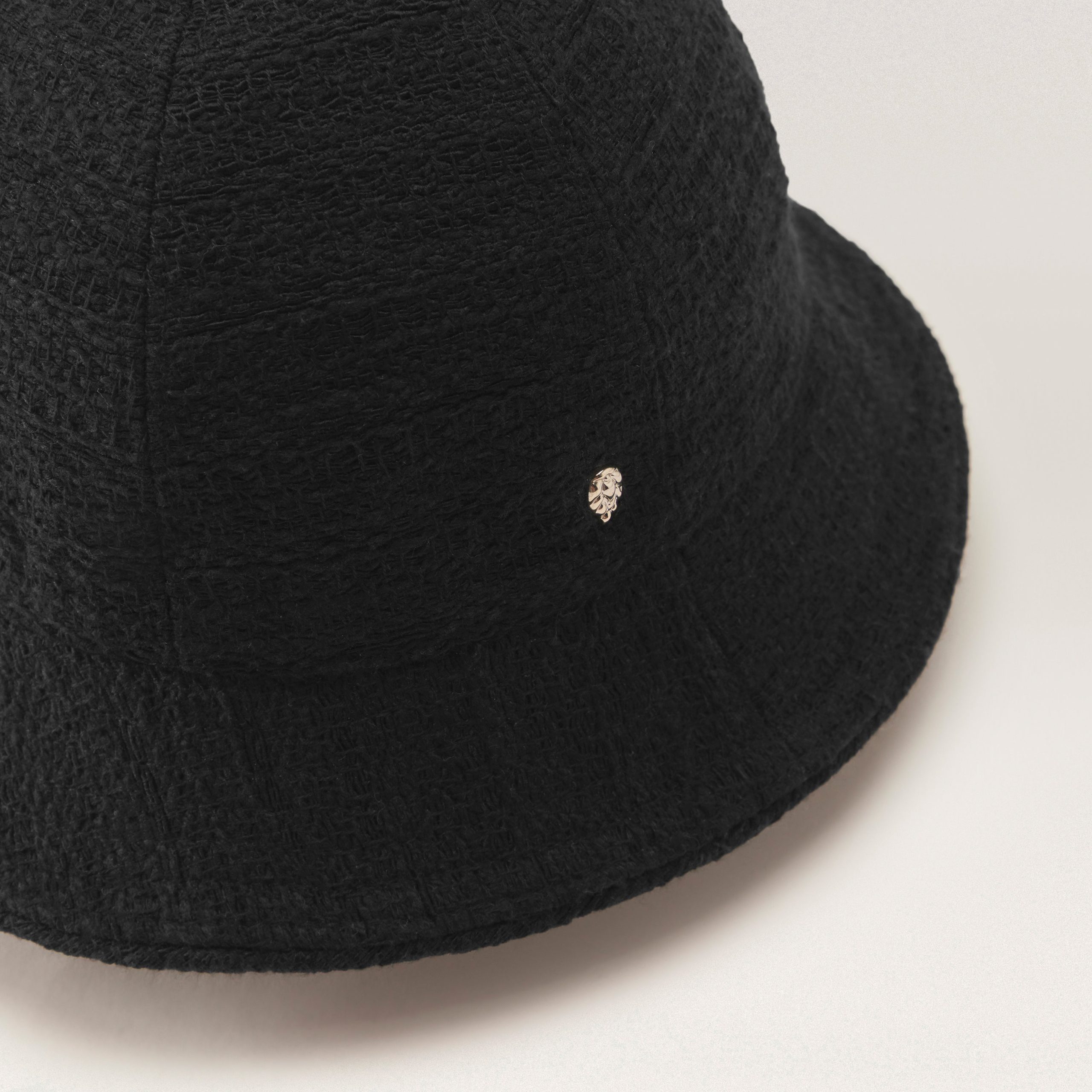 HAT51918_BLACK_4.jpg