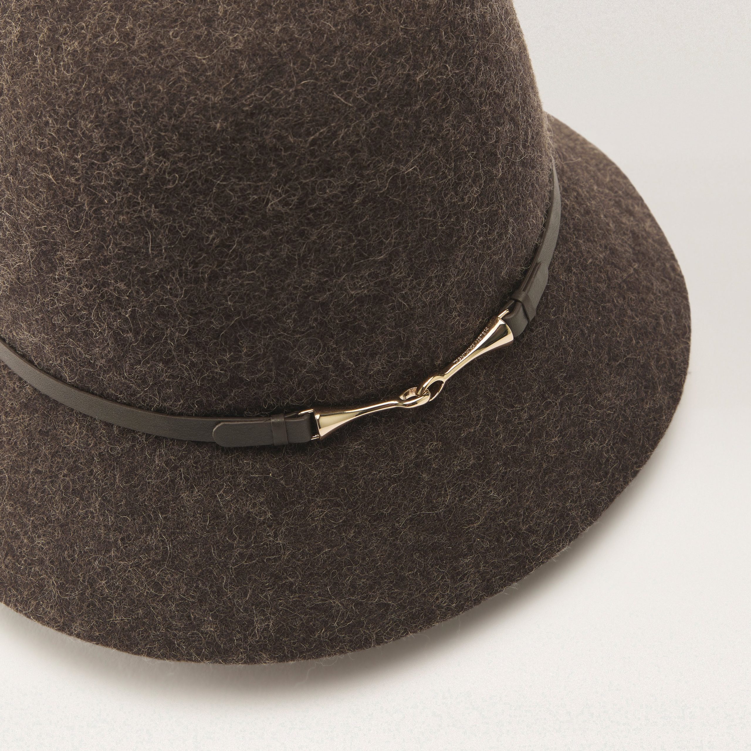 HAT52076_Chocolate_4.jpg