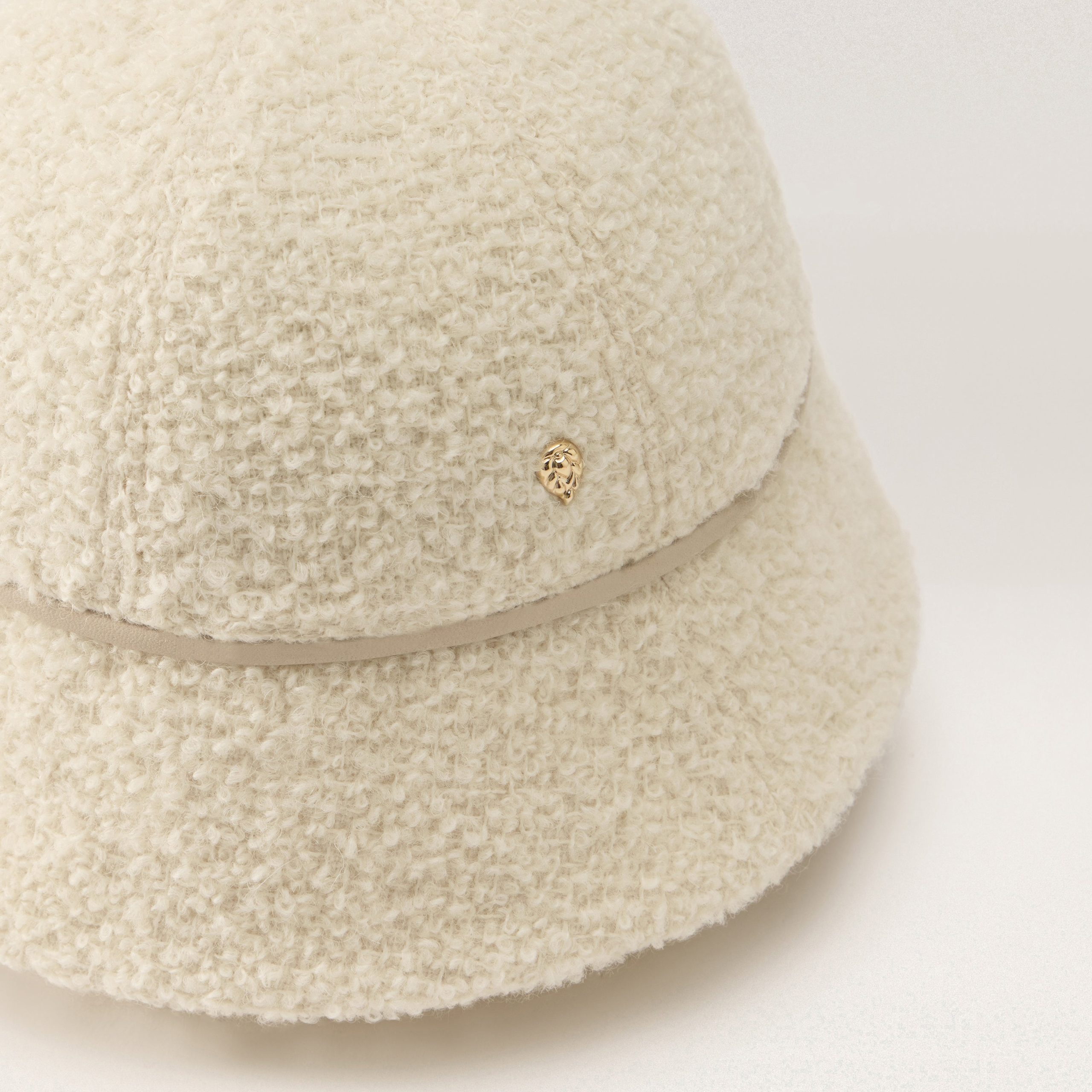 HAT52115_Cream_4.jpg