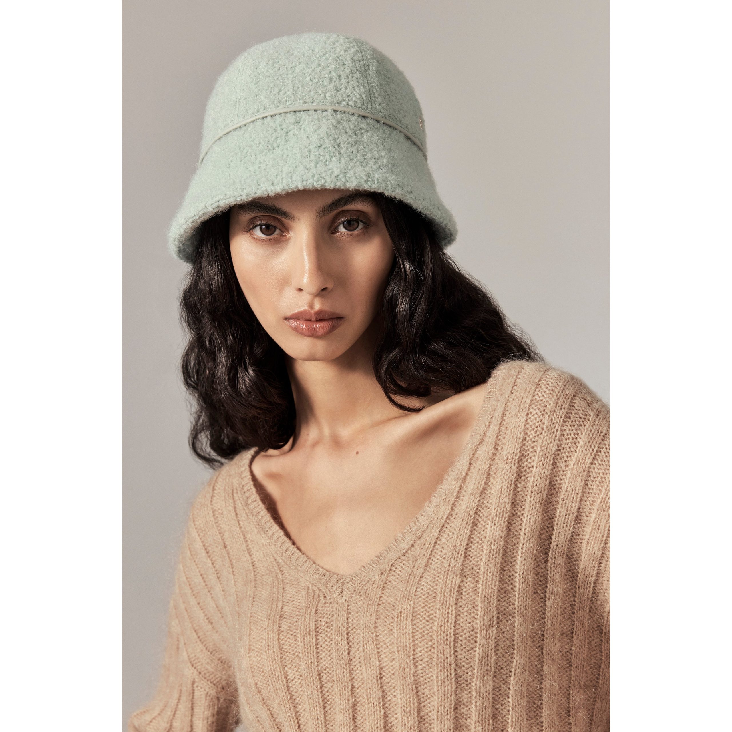 HAT52115_Mist_2.jpg