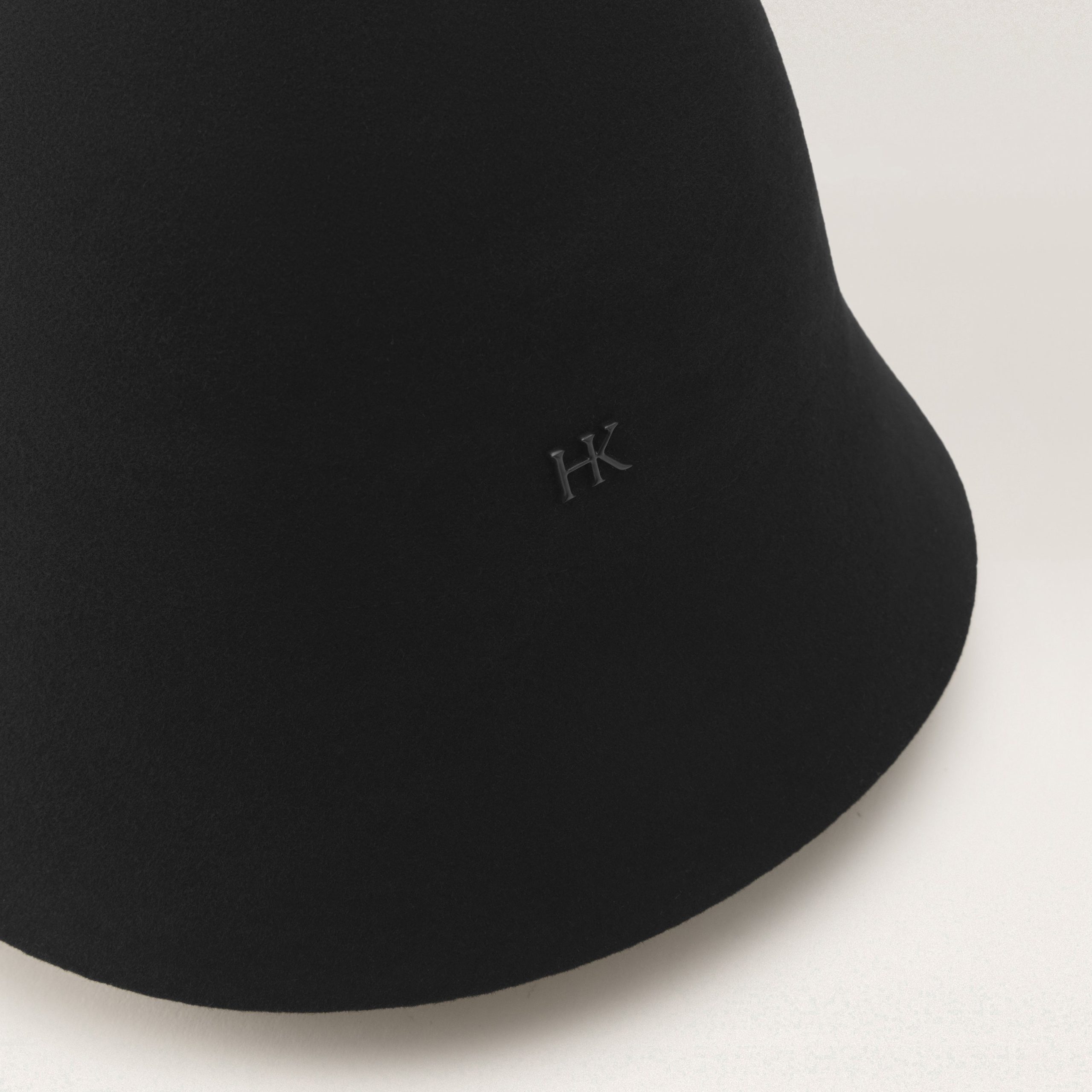 HAT52218_Black_4.jpg